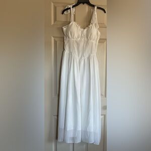 Elegant White Maxi Dress